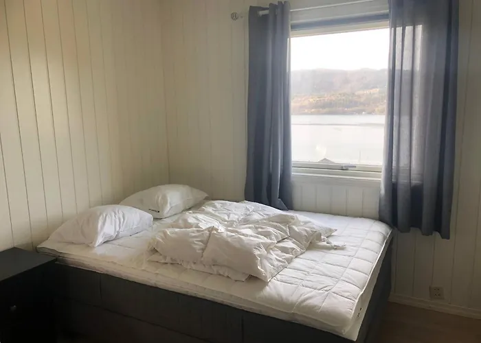 House With Oceanview, 4 Bedrooms, Close To Bergen Alversund