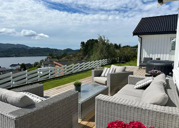 House With Oceanview, 4 Bedrooms, Close To Bergen *
