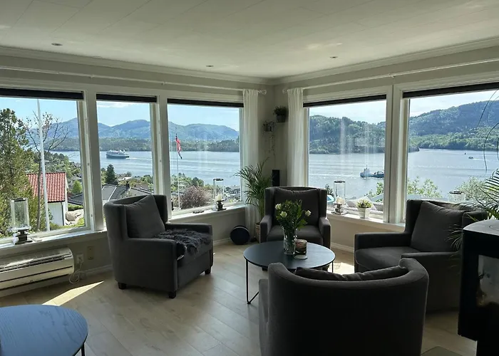 House With Oceanview, 4 Bedrooms, Close To Bergen *