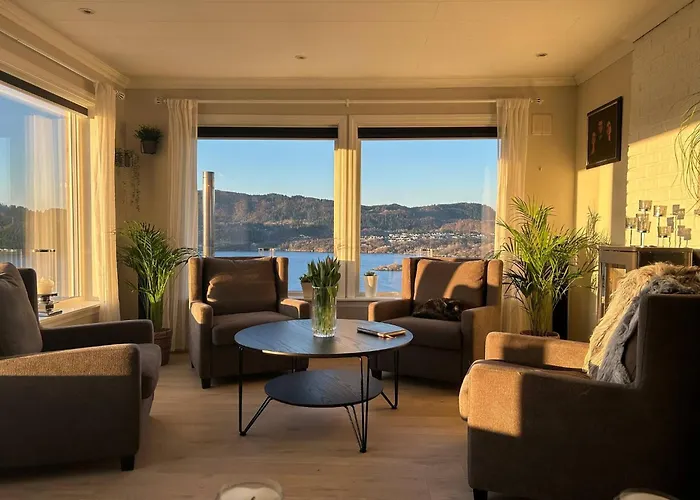 House With Oceanview, 4 Bedrooms, Close To Bergen *