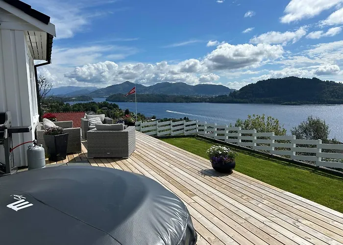 House With Oceanview, 4 Bedrooms, Close To Bergen Villa